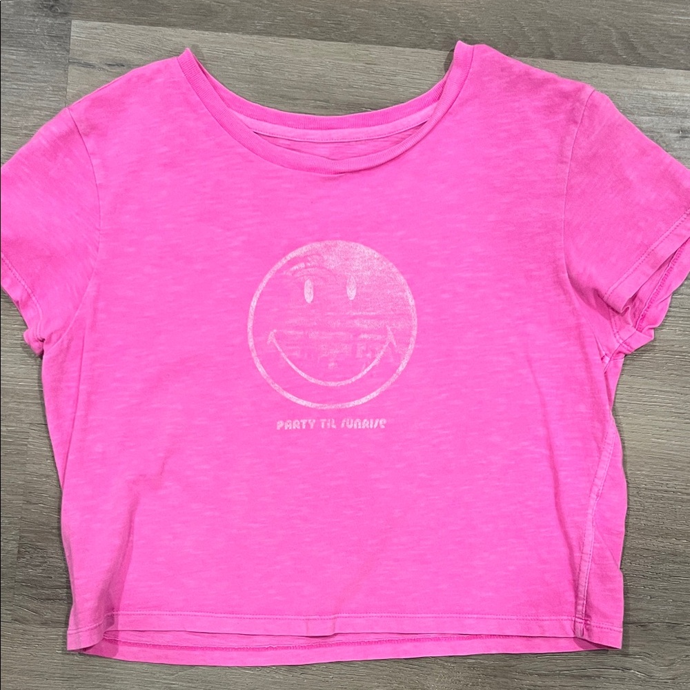 Aerie Pink Smiley Face Cropped Tee